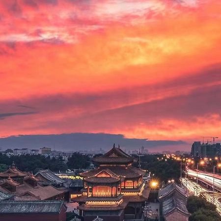 Happy Dragon Courtyard- Newly Renovated With French Windows, Near Tian'Anmen Forbidden City,Lama Temple And Heaven Temple, 3Minutes Walk From Subway,Fluent English Speaking With Tourist Sights Tickets Service ,Free Coffee &Laundry Service Пекін Екстер'єр фото