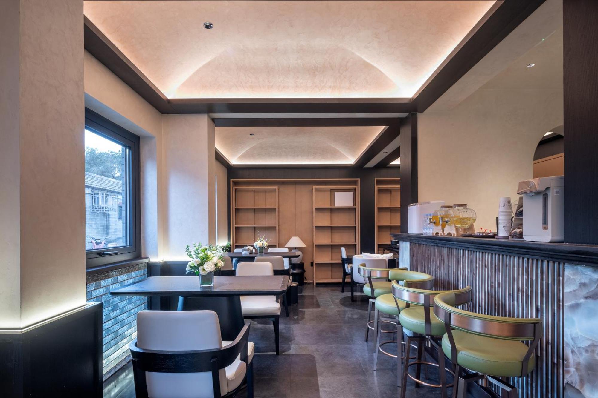 Happy Dragon Courtyard- Newly Renovated With French Windows, Near Tian'Anmen Forbidden City,Lama Temple And Heaven Temple, 3Minutes Walk From Subway,Fluent English Speaking With Tourist Sights Tickets Service ,Free Coffee &Laundry Service Пекін Екстер'єр фото