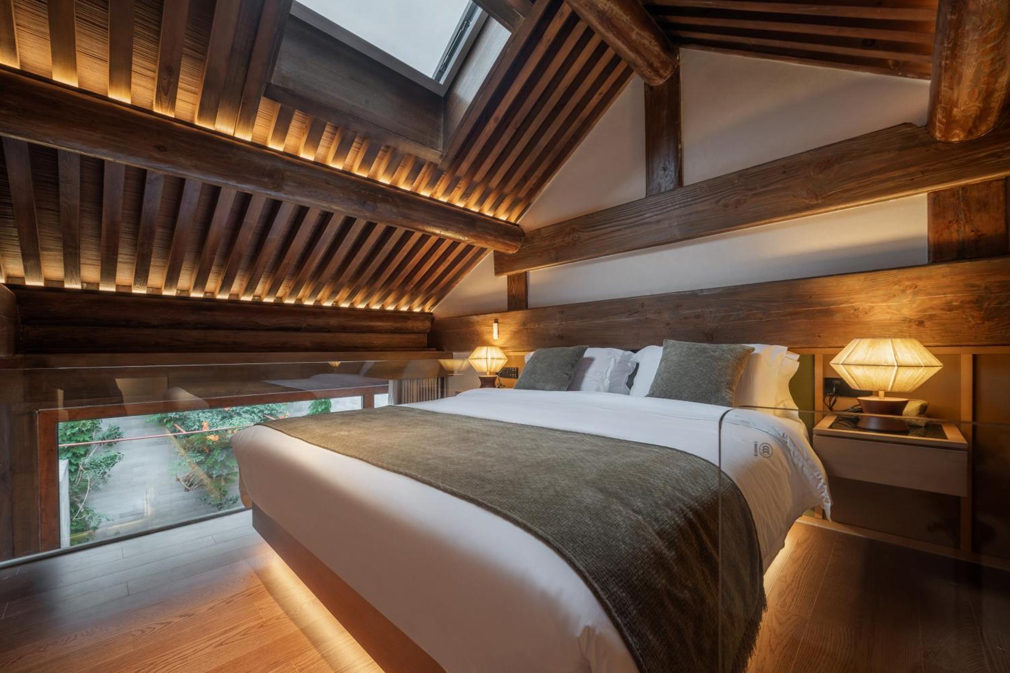 Happy Dragon Courtyard- Newly Renovated With French Windows, Near Tian'Anmen Forbidden City,Lama Temple And Heaven Temple, 3Minutes Walk From Subway,Fluent English Speaking With Tourist Sights Tickets Service ,Free Coffee &Laundry Service Пекін Екстер'єр фото