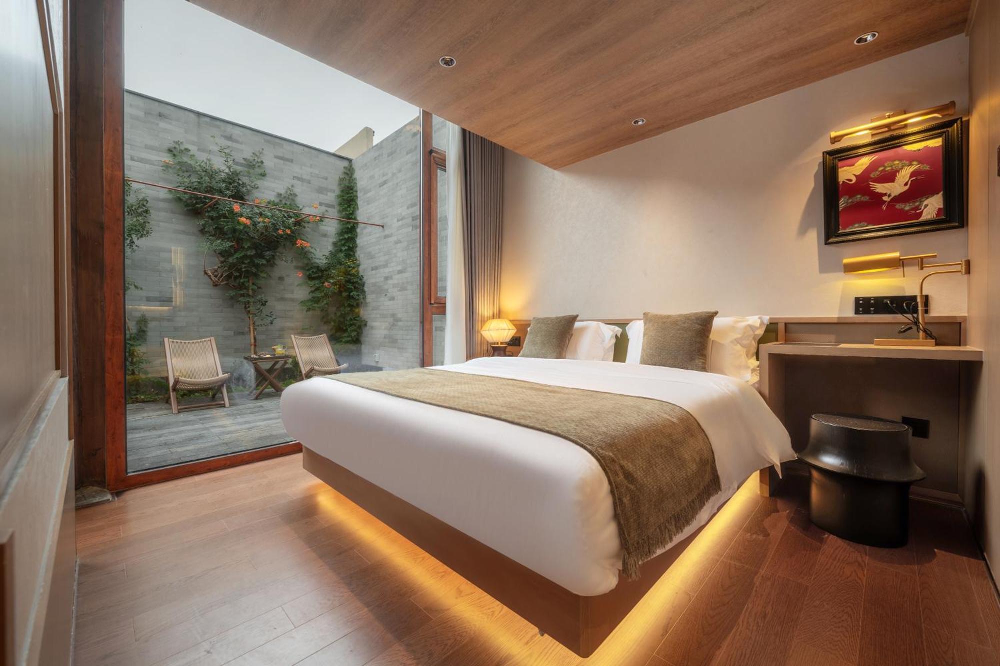 Happy Dragon Courtyard- Newly Renovated With French Windows, Near Tian'Anmen Forbidden City,Lama Temple And Heaven Temple, 3Minutes Walk From Subway,Fluent English Speaking With Tourist Sights Tickets Service ,Free Coffee &Laundry Service Пекін Екстер'єр фото